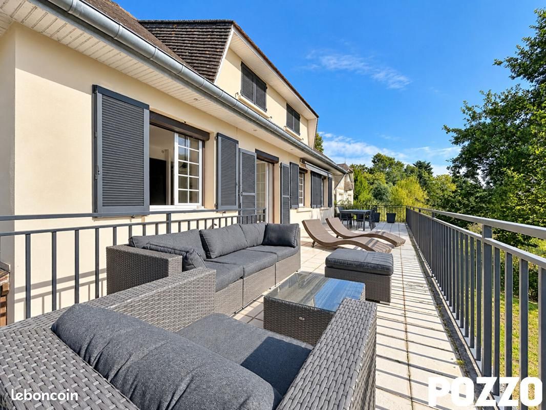 Maison 6 pièces 161 m² · à Saint-Jean-le-Thomas · 161 m² · 663 500 €