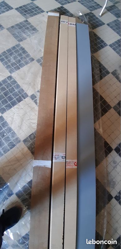 Stock de baguettes de bois, tasseaux, plinthes (image 3)