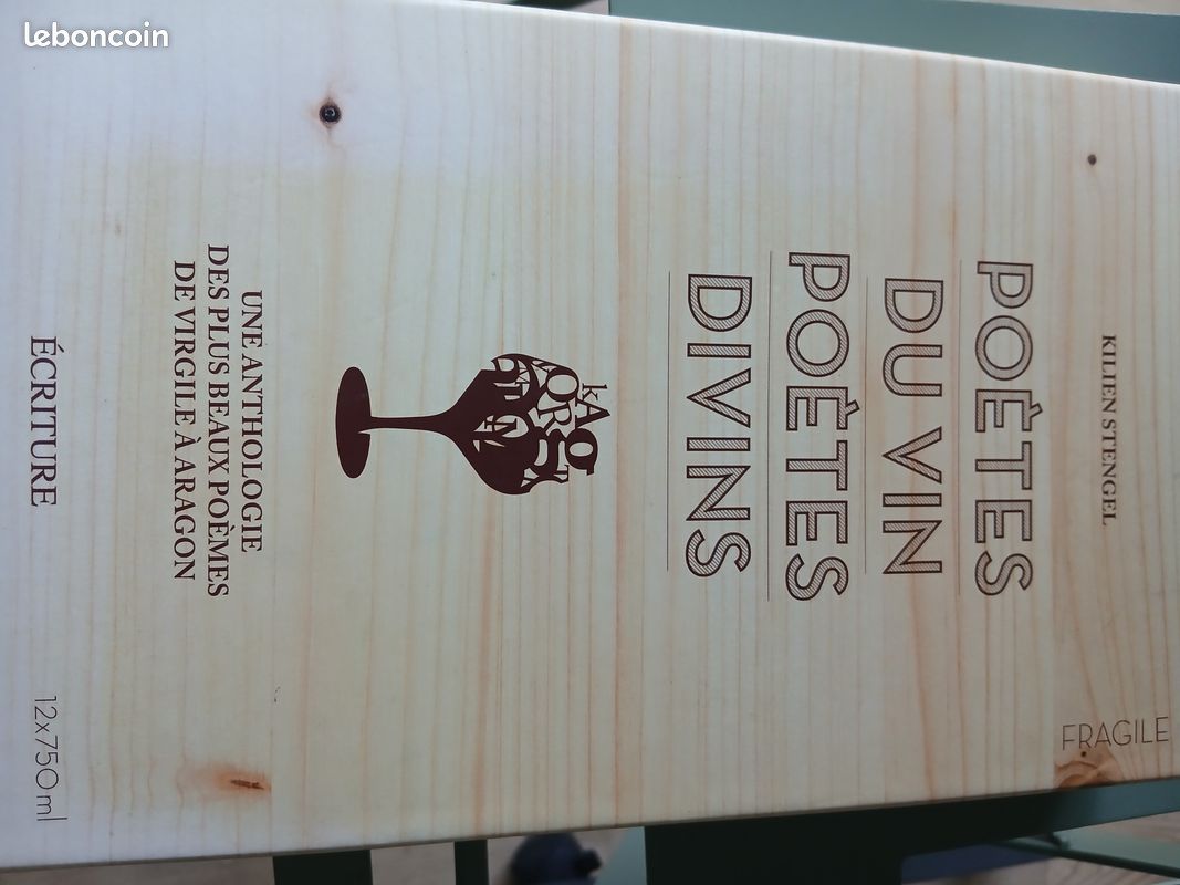 Livre de poemes sur le vin (image 1)