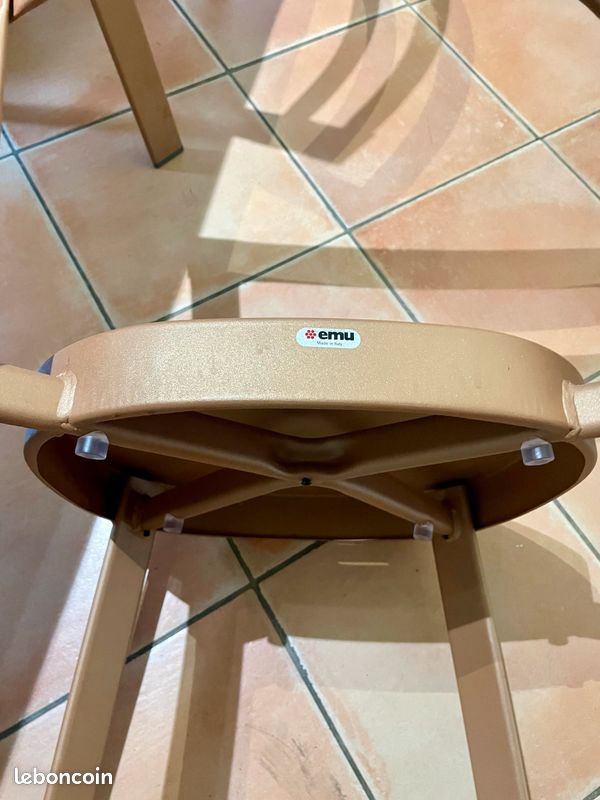 Chaises Emu (image 2)