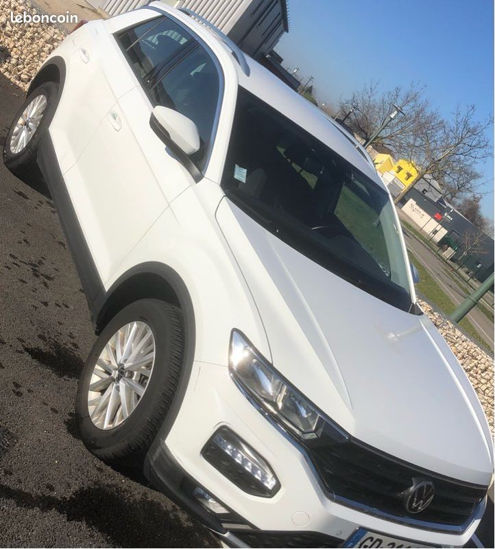 Volkswagen T-Roc (image 1)