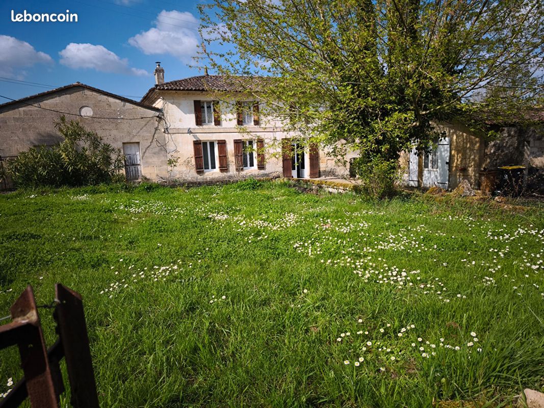 Maison 4 pièces 115 m² · à Bourg · 115 m² · 180 000 €