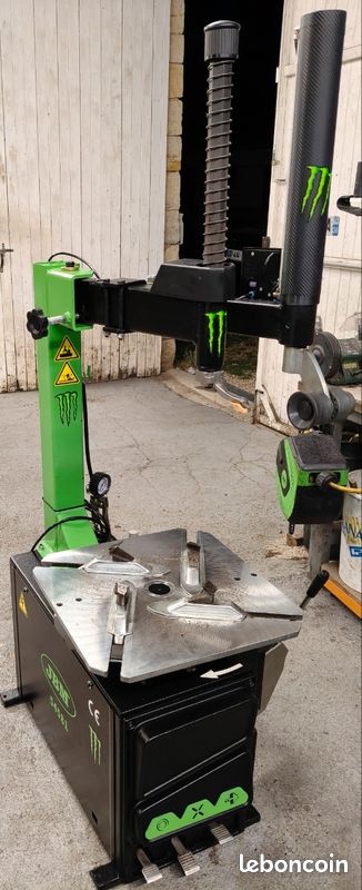 Machine a pneus comme neuve (image 1)
