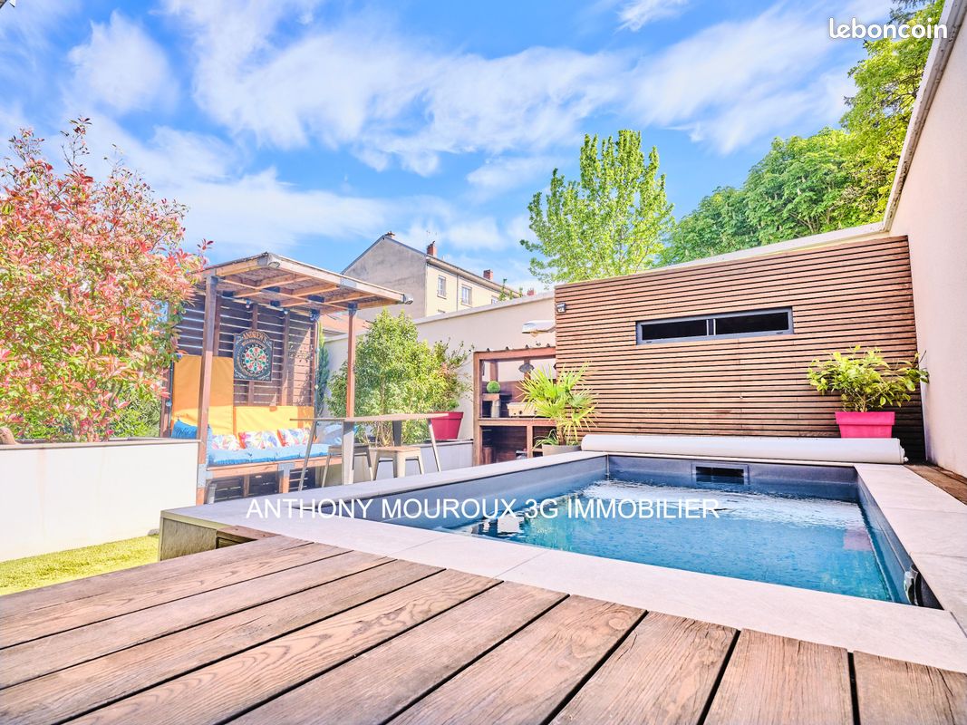 Maison 6 pièces 202 m² · à Bourg-en-Bresse · 202 m² · 490 000 €