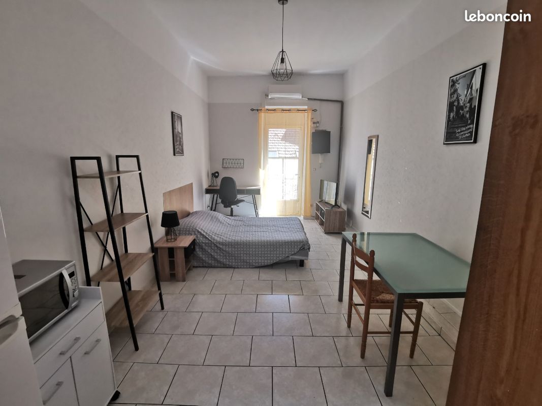 Appartement 1 pièce 23 m² · à Nîmes · 23 m² · 450 €