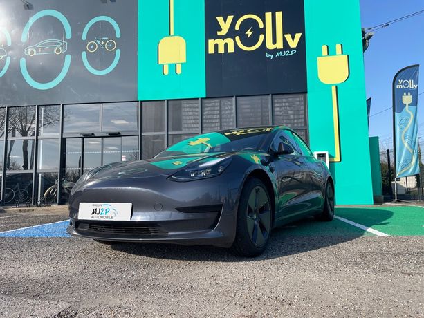 Borne Tesla Calais - Les Voitures