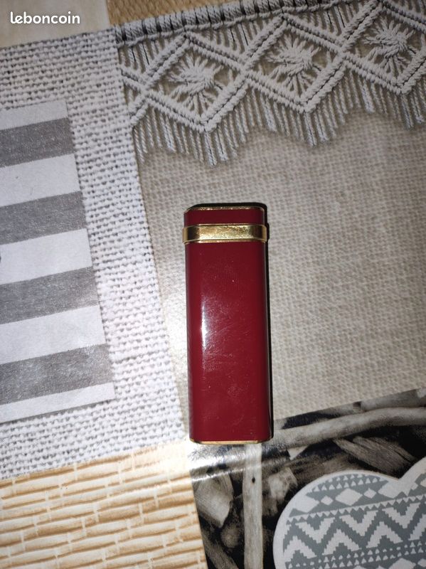 Briquet cartier laqué rouge plaqué or (image 1)