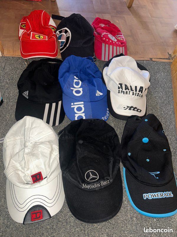 Lot De 2 Casquettes - Noire Et Beige - Taille Unique, Neuves Avec étiquettes