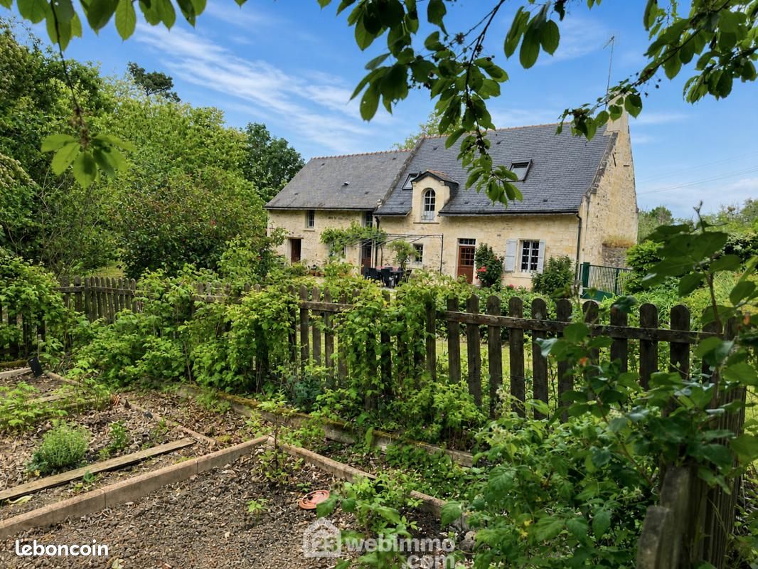 Maison 7 pièces 198 m² · à Blaison-Saint-Sulpice · 198 m² · 370 800 €