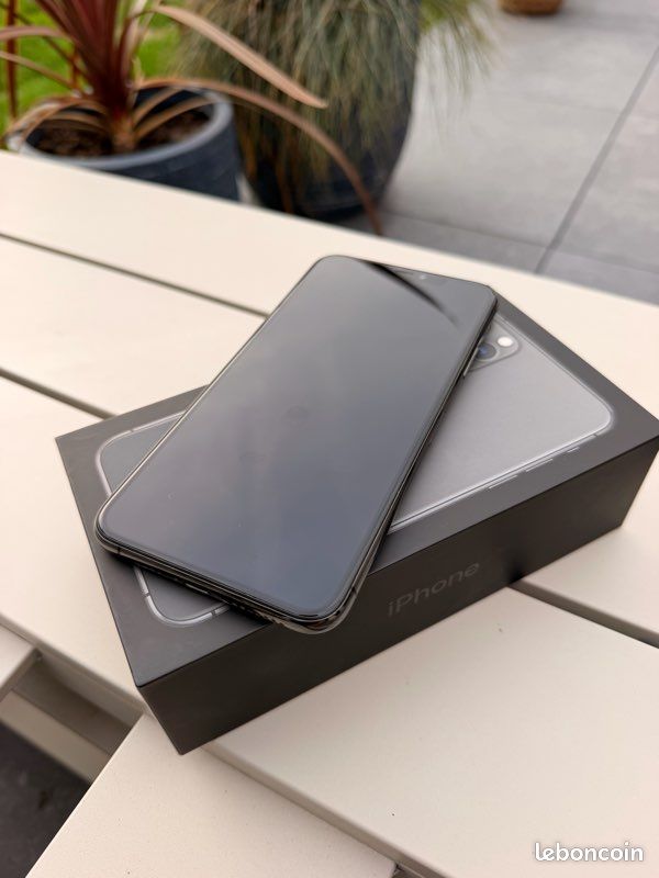 IPhone 11 Pro Max 512gb (image 1)