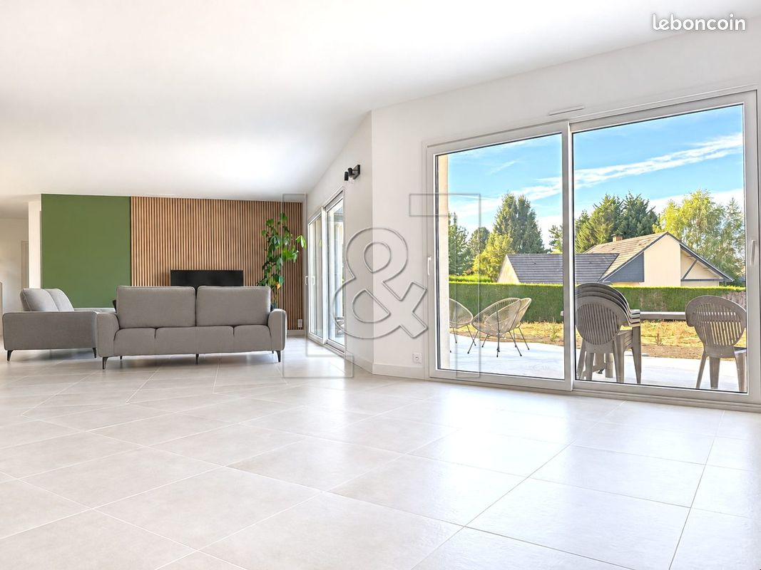 Maison 8 pièces 245 m² · à Franqueville-Saint-Pierre · 245 m² · 799 900 €