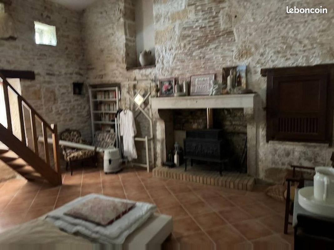 Propriété 4 pièces 150 m² - Nanteuil-en-Vallée 16700 (image principale 9)