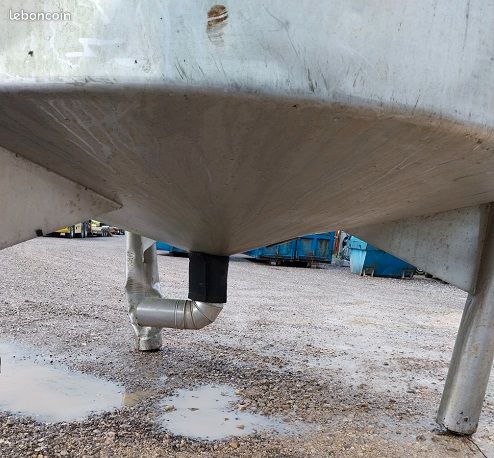 Citerne Isotherme - Cuve en inox de 10 000 Litres - Ne Craint pas le Gel - Récupérateur d'Eau de Pluie (image 2)
