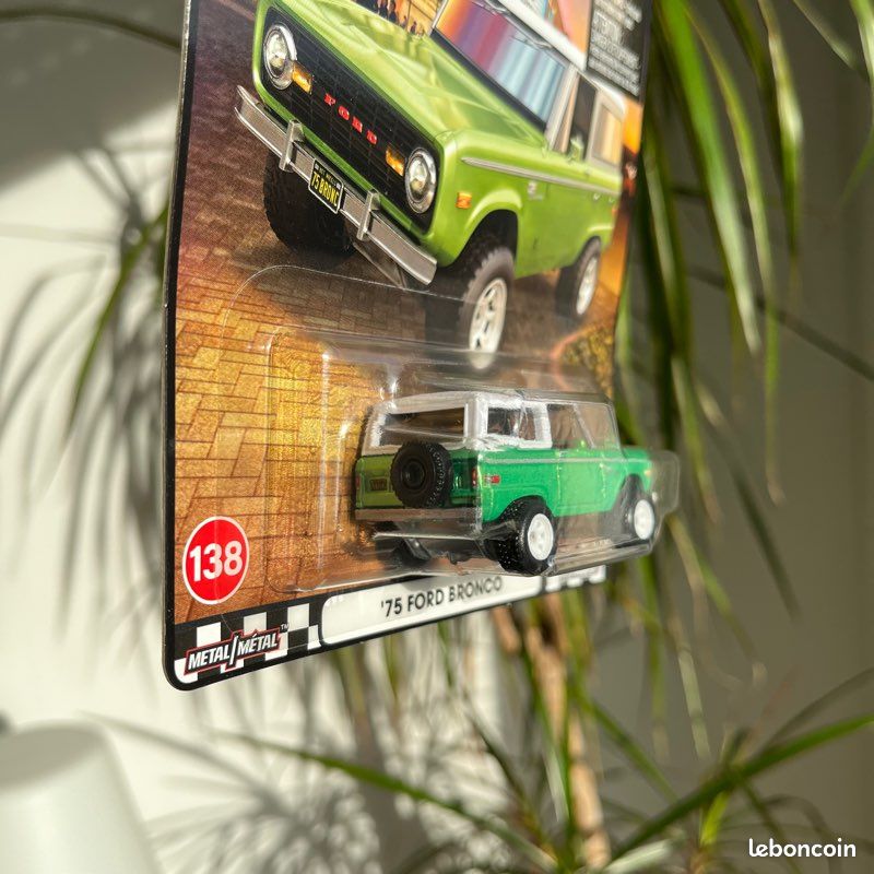 Hot Wheels Boulevard #138 - Ford Bronco 1975 - Édition 1:64 - Boîte Non Ouverte - Pneus Caoutchouc & Base Métal