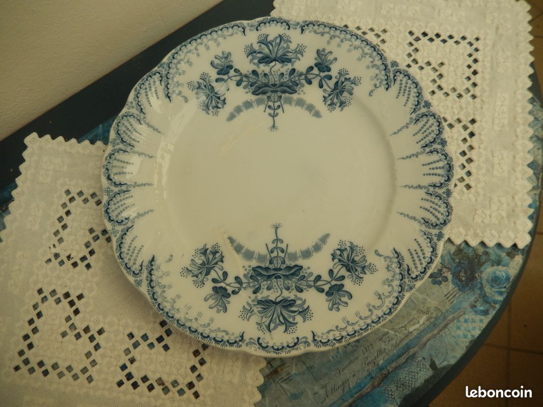 1 plat St Amand et Hamage motif "Régence" - bleu - Terre de fer (image 4)