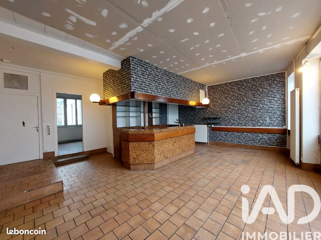 Maison 6 pièces 159 m² · à Ham · 159 m² · 76 000 €
