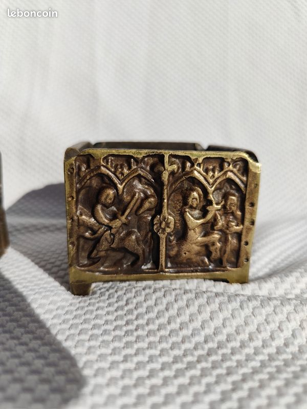 Ensemble ancien en laiton massif briquet de table et cendrier gothique – Modèle déposé France – pièce de collection (image 5)