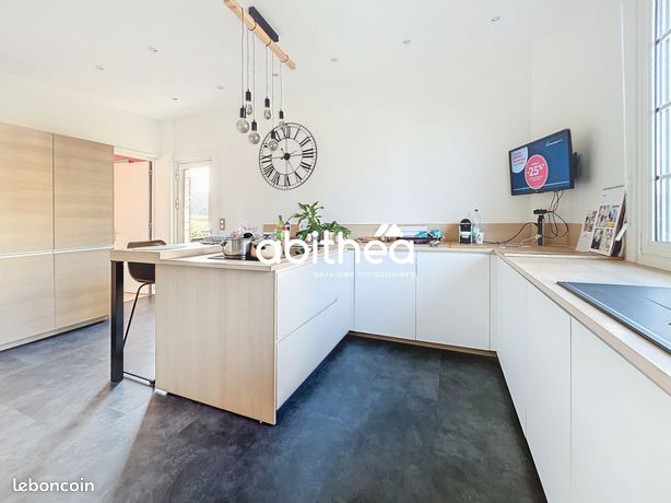 Villa 10 pièces 340 m²