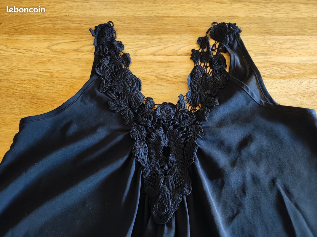 Haut dentelle (image 1)