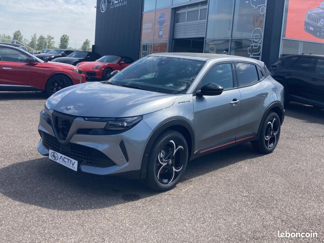 ALFA ROMEO JUNIOR 1.2 ibrida 145 speciale e-dct6 (image 1)