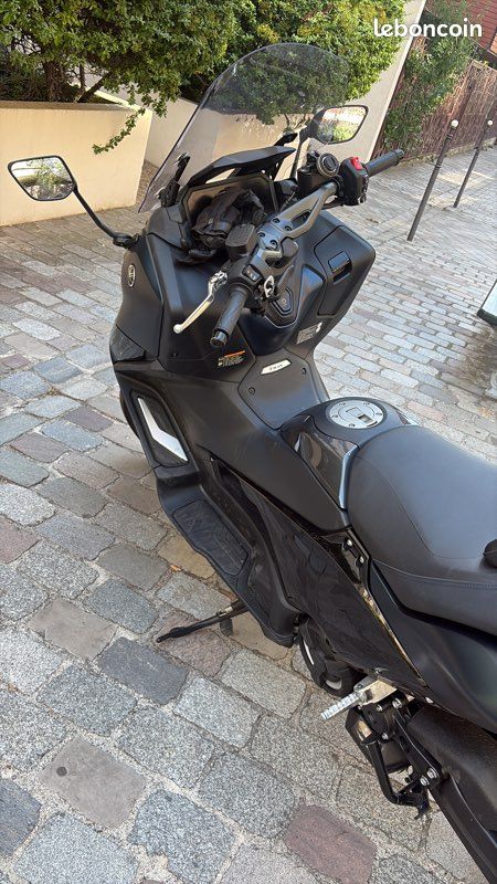 Tmax 560 (image 3)