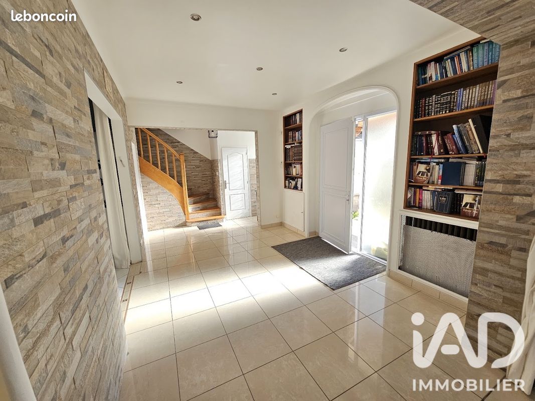 Maison 10 pièces 210 m² · à Bonneuil-sur-Marne · 210 m² · 520 000 €