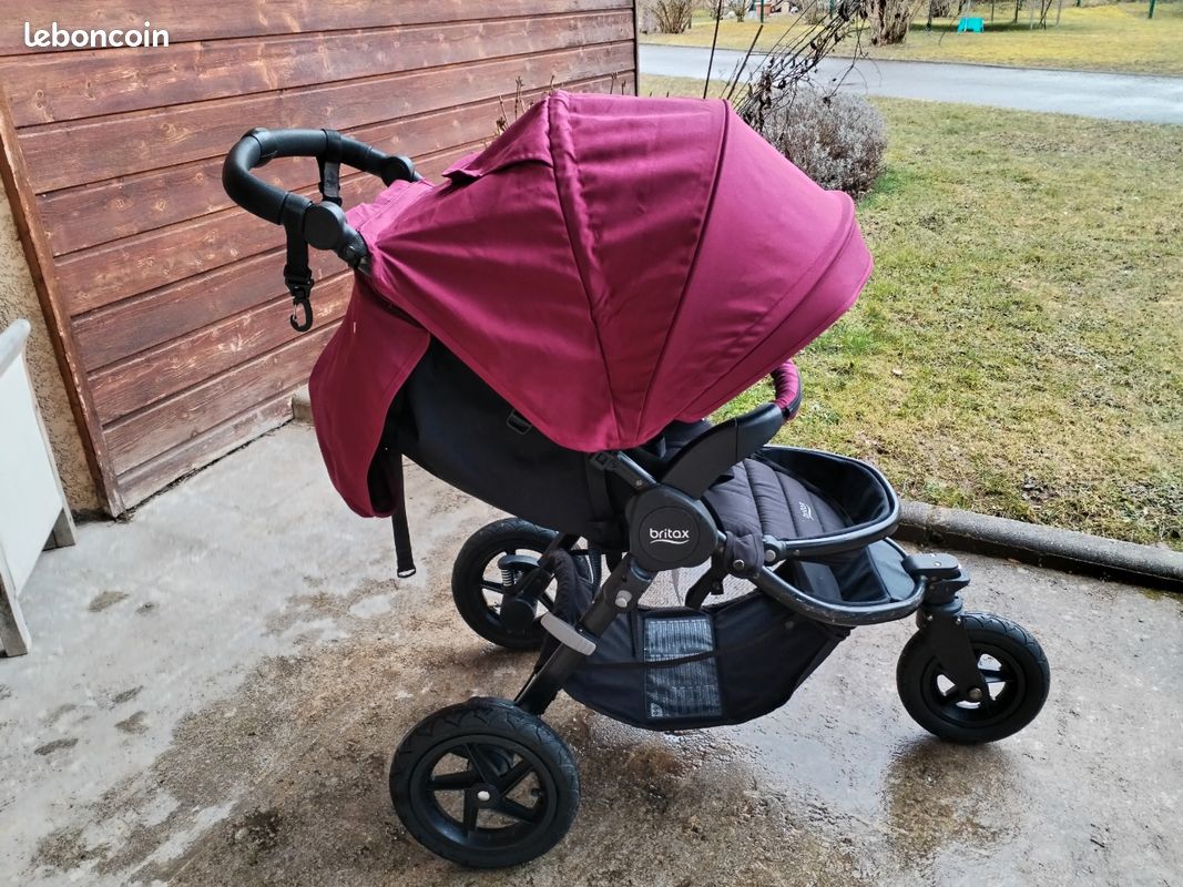 Poussette 3 roues +cosy et sa base (image 1)