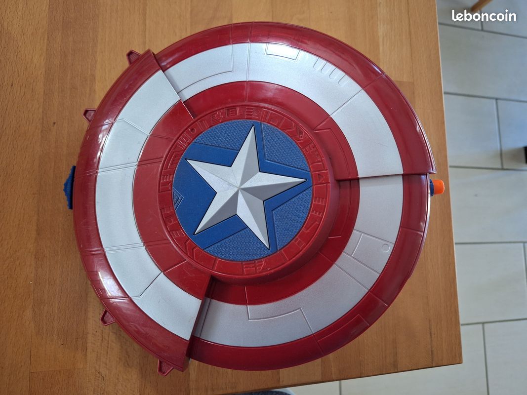 Nerf Bouclier tireur de fléchettes Captain America Marvel Civil War (image 1)