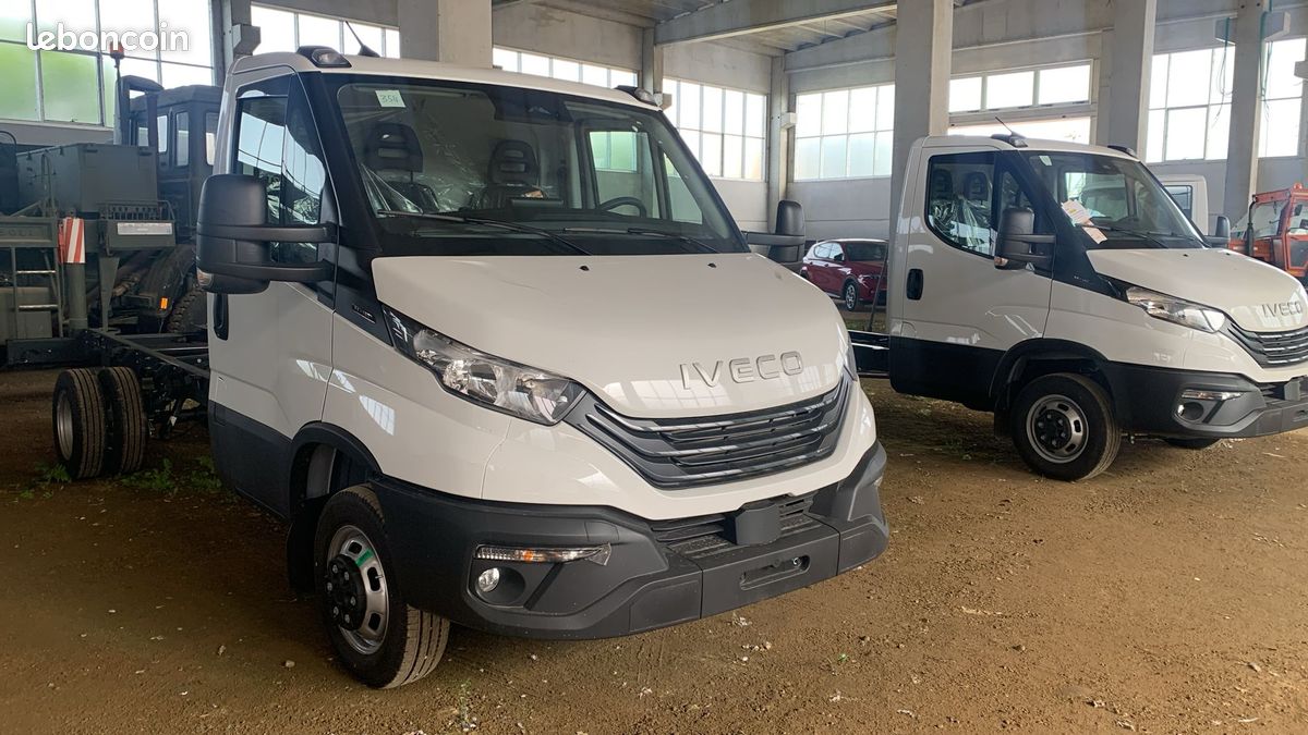 Dépanneuse IVECO DAILY 35C18 (image 5)