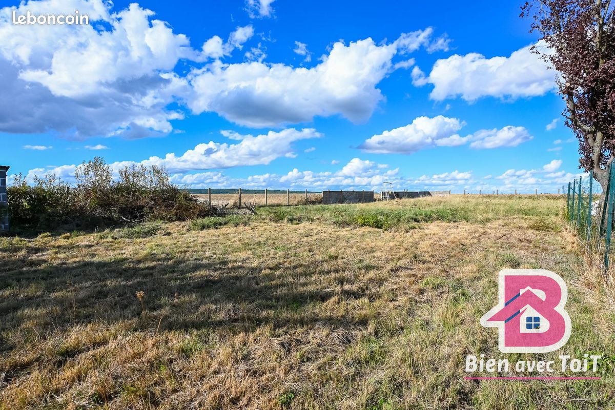 Terrain 1302 m² · à Amilly · 1 302 m² · 82 490 €