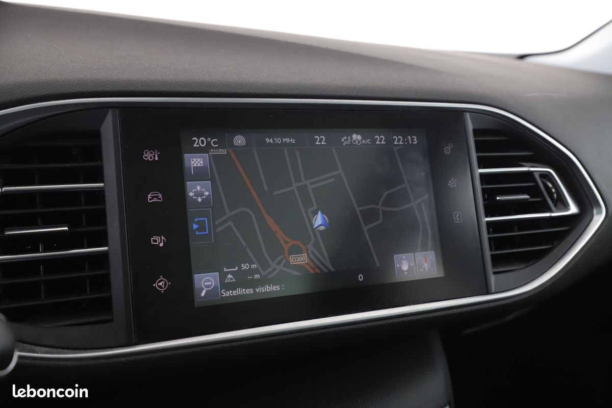 Peugeot 308 1.2 PureTech Allure 130 ch (image 21)