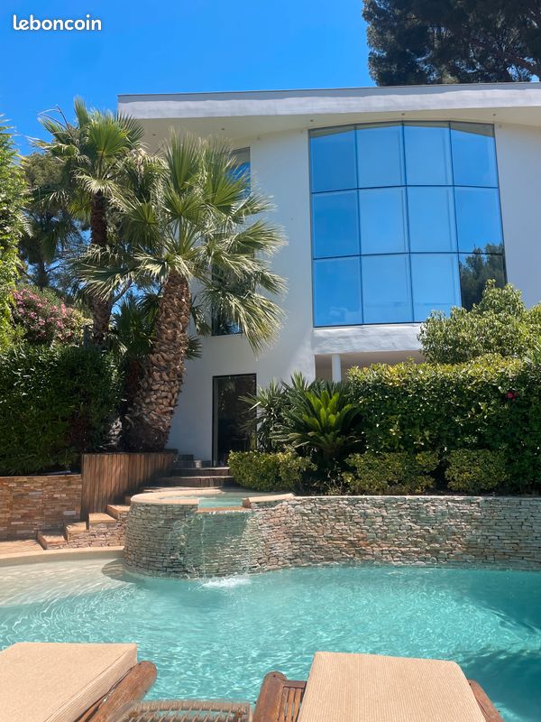 Appartement 2 pièces 46 m² · à La Ciotat · 46 m² · 900 €/mois