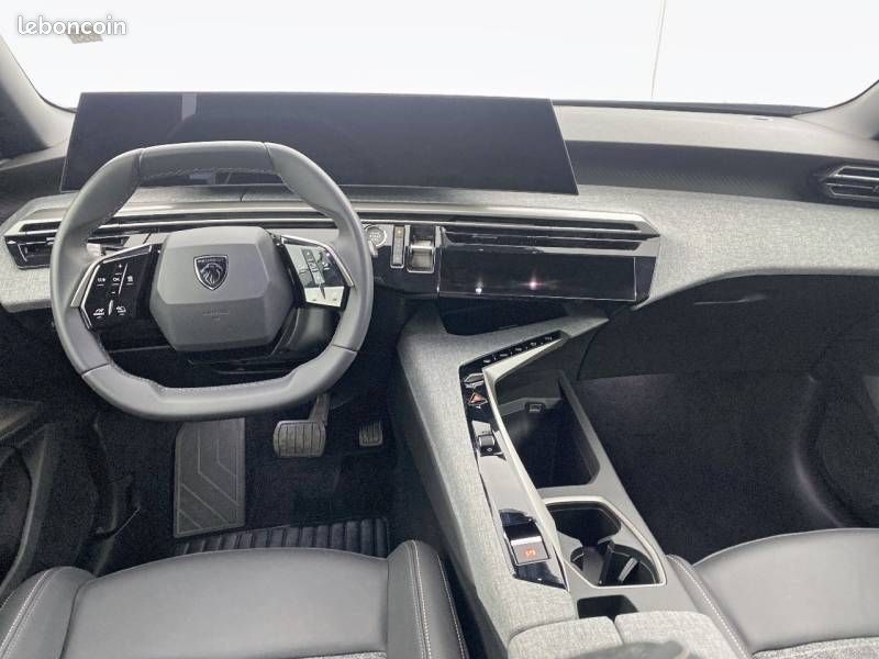Peugeot 5008 Hybrid 145 ch e-DCS6 Allure (image 8)