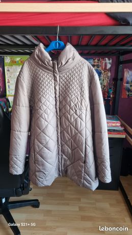 Jupe midi Aerate bleu marine et blanc Issey Miyake en solde