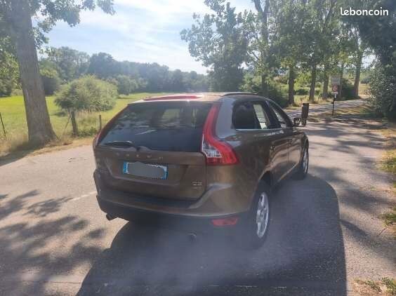 Volvo XC60 2,4 D3 163cv Bm6 4x4 (image 2)