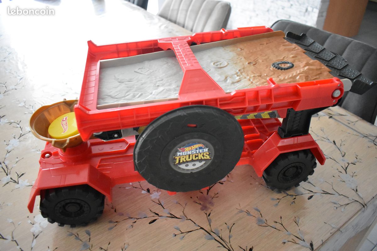 Camion piste géante Hot Wheels Monster Trucks (image 2)