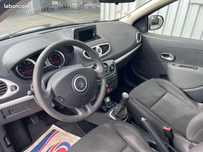 Renault CLIO III 1.5 DCI 70CH OVALIE ECO² 115G 5P (image 7)
