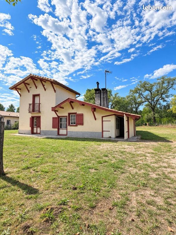 Maison 6 pièces 100 m² · à Goualade · 100 m² · 67 000 €