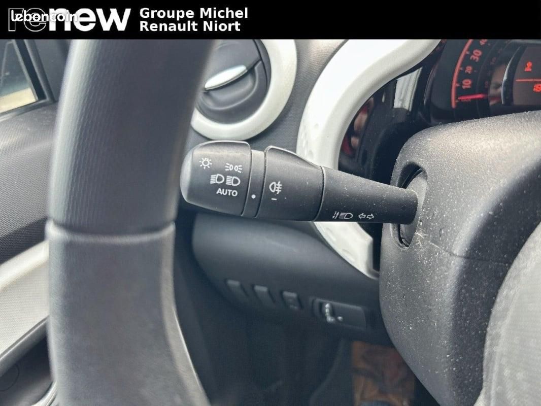 Renault Twingo III SCe 65 Equilibre (image 14)