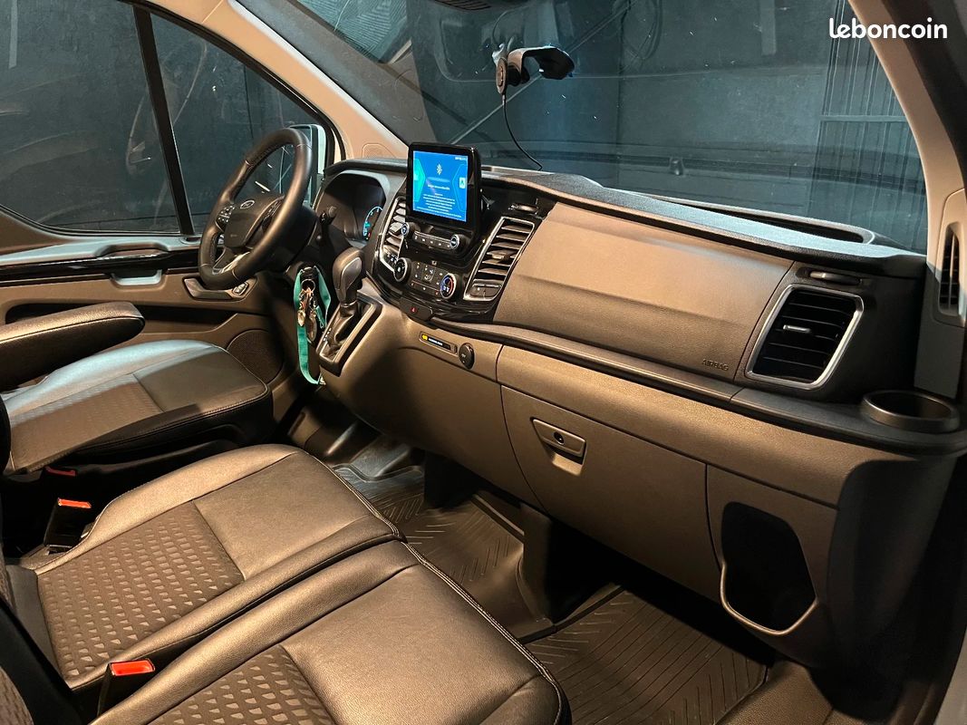 Ford transit custom fourgon 290 l1h1 2.0 ecoblue 170 bva sport (attelage) (image 12)