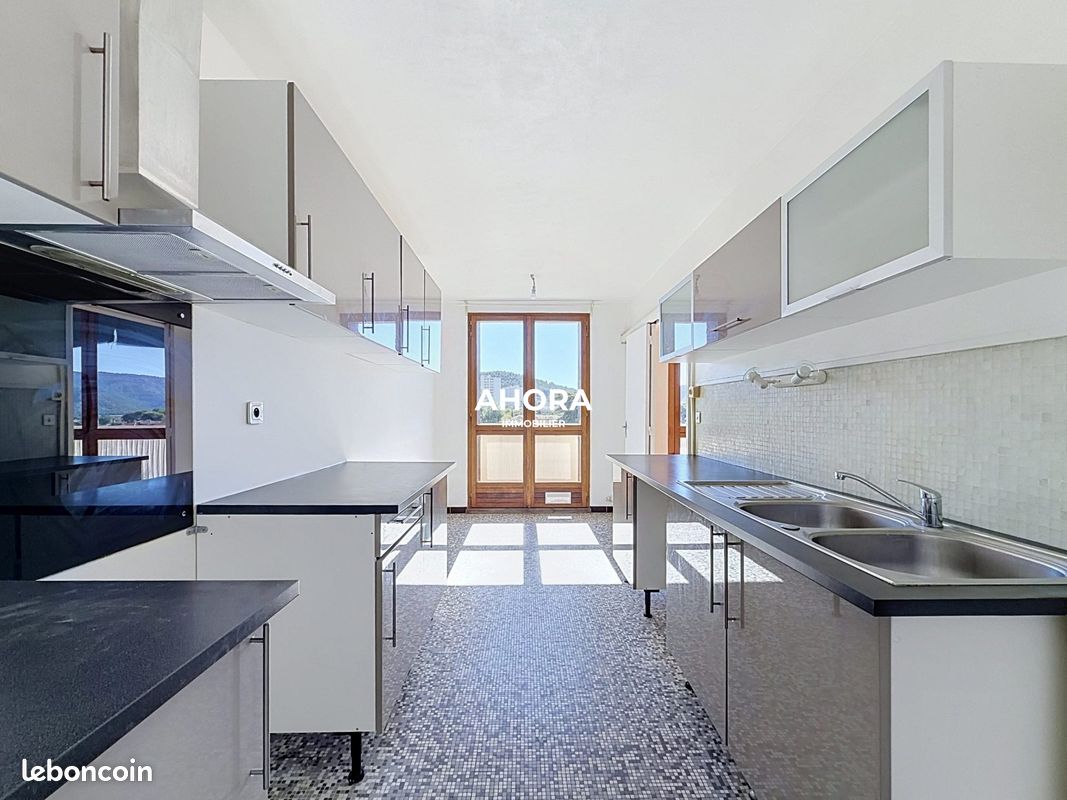 Appartement 4 pièces 83 m² · à Marseille · 83 m² · 210 000 €