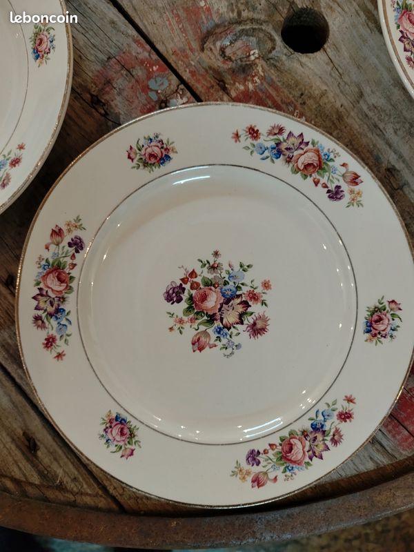 LES POTERIES - FAÏENCES - PORCELAINES EUROPEENNES - (France Excepté