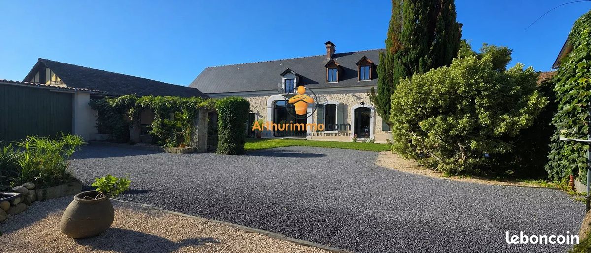Maison 7 pièces 254 m² · à Lamarque-Pontacq · 254 m² · 610 000 €