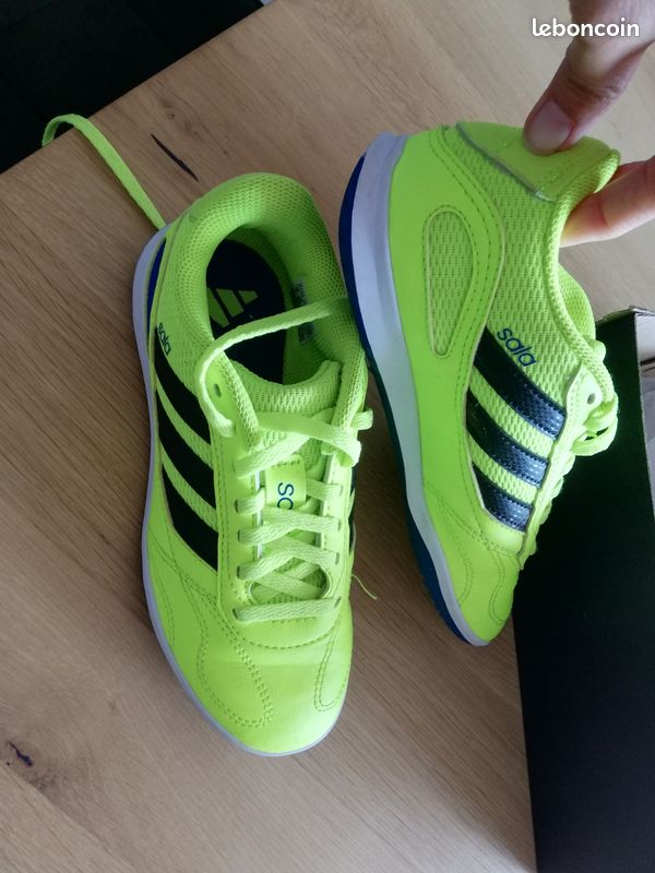 Chaussures foot salle futsal comme neuve pointure 35 (image 5)
