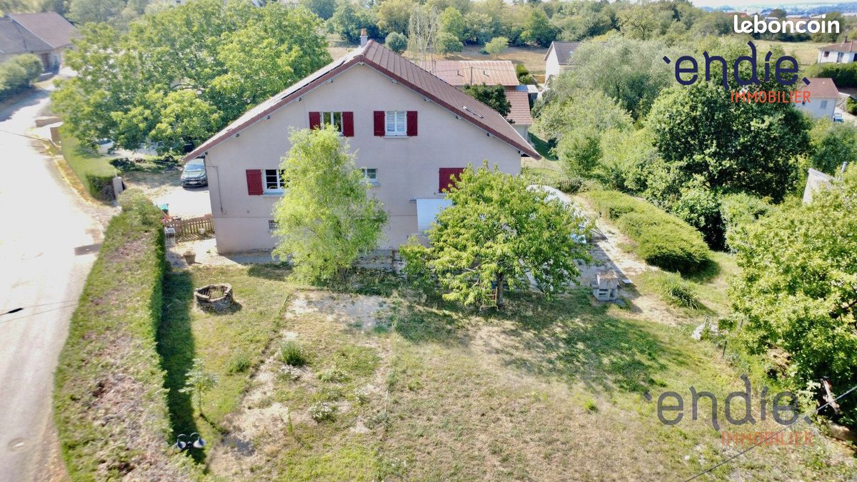 Maison 11 pièces 226 m² · à Arpenans · 226 m² · 240 000 €