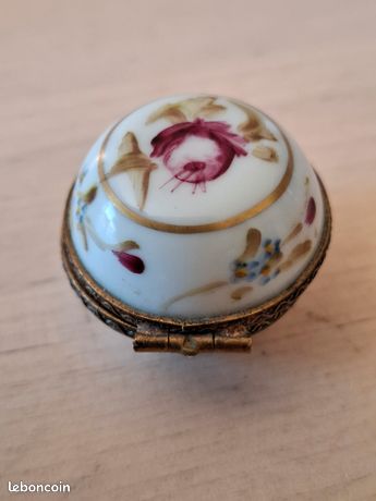 Boîte à pilules porcelaine de Limoges - Collection
