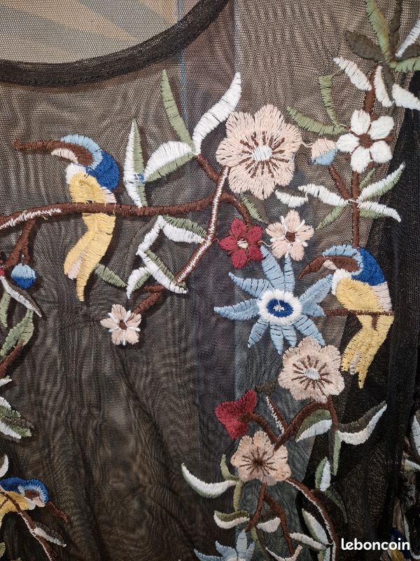 T shirt top haut noir transparent brodé résille et broderies