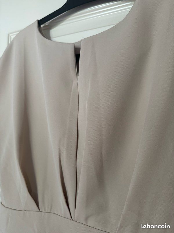 Robe beige élégante La Modeuse (image 2)