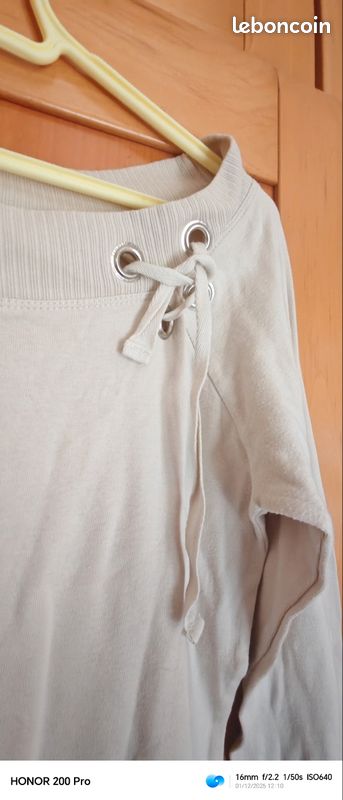Gilet KIABI WOMAN. Sans manches. Taille 46/48 Gilet KIABI WOMAN. Sans manches. Taille 46/48
