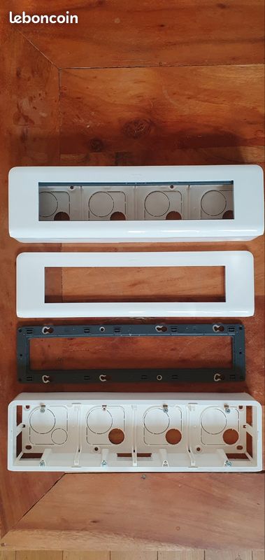 Kit complet avec cadre en saillie Legrand Mosaic pour 10 modules étroits ou 5 postes standards (image 2)